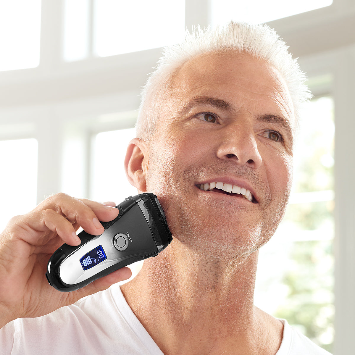 World's Fastest Cordless Foil Shaver and Trimmer by Sharper Image