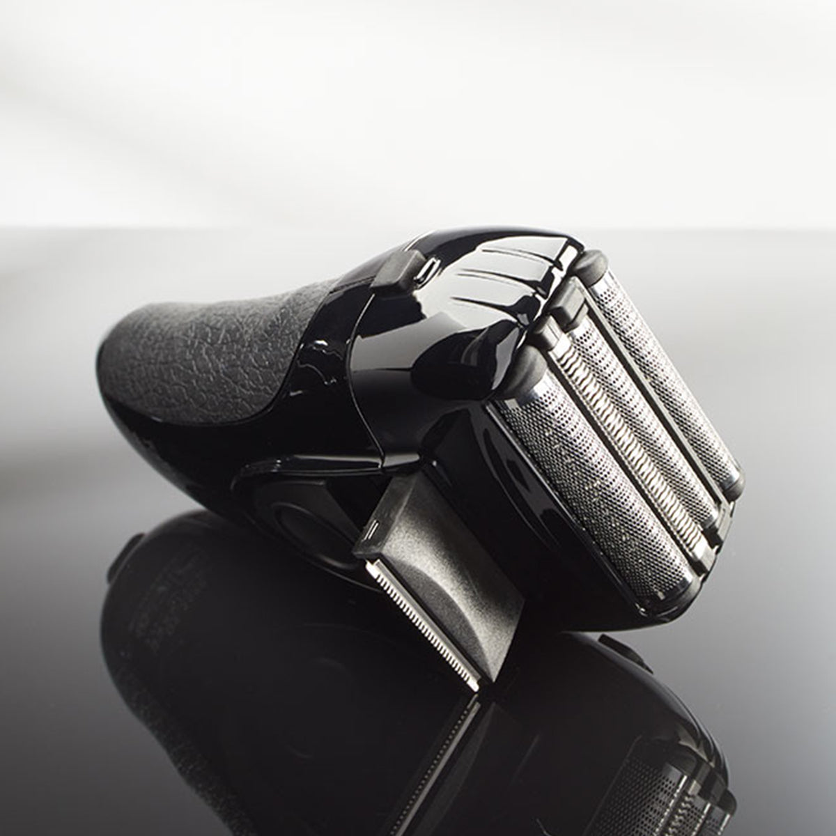 World's Fastest Cordless Foil Shaver and Trimmer by Sharper Image
